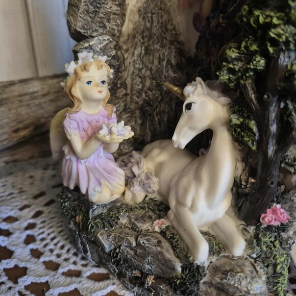 Vintage Bedside Table Lamp - Fairy Unicorn Dragon Castle & Stone Arch Figurine - Picture 9 of 11